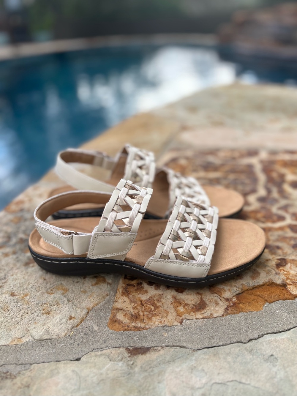 Clarks Laurieann Lily Cream and Gold Leather Woven Slingback Sandal Size 8- NEW